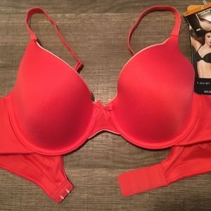 Maidenform NWT light red T-shirt bra, 36a